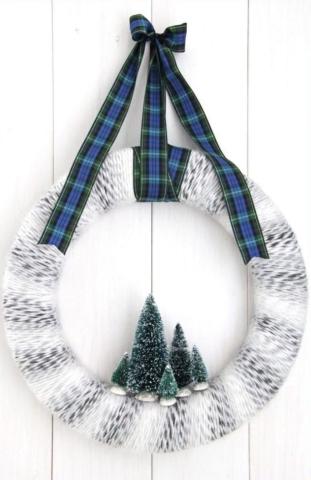 Mini winter wreath
